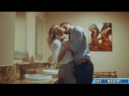 ❤️ Når en barmfagre blondine forfører dig på et offentligt toilet ❤❌ Fucking video at da.josporn-com.ru